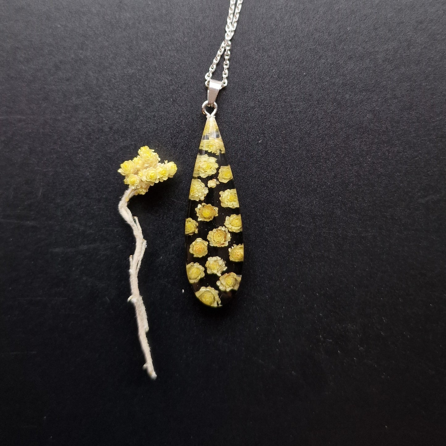 Handmade Resin Jewelry Set with Real Dried ‘Helipterum Roseum’ Flower & 925 Sterling Silver