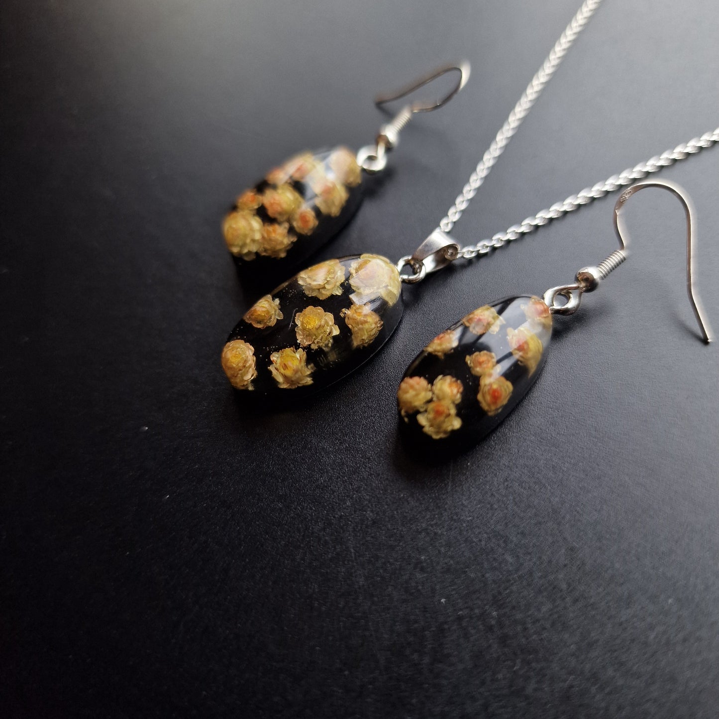 Handmade Resin Jewelry Set with Real Dried ‘Helipterum Roseum’ Flower & 925 Sterling Silver
