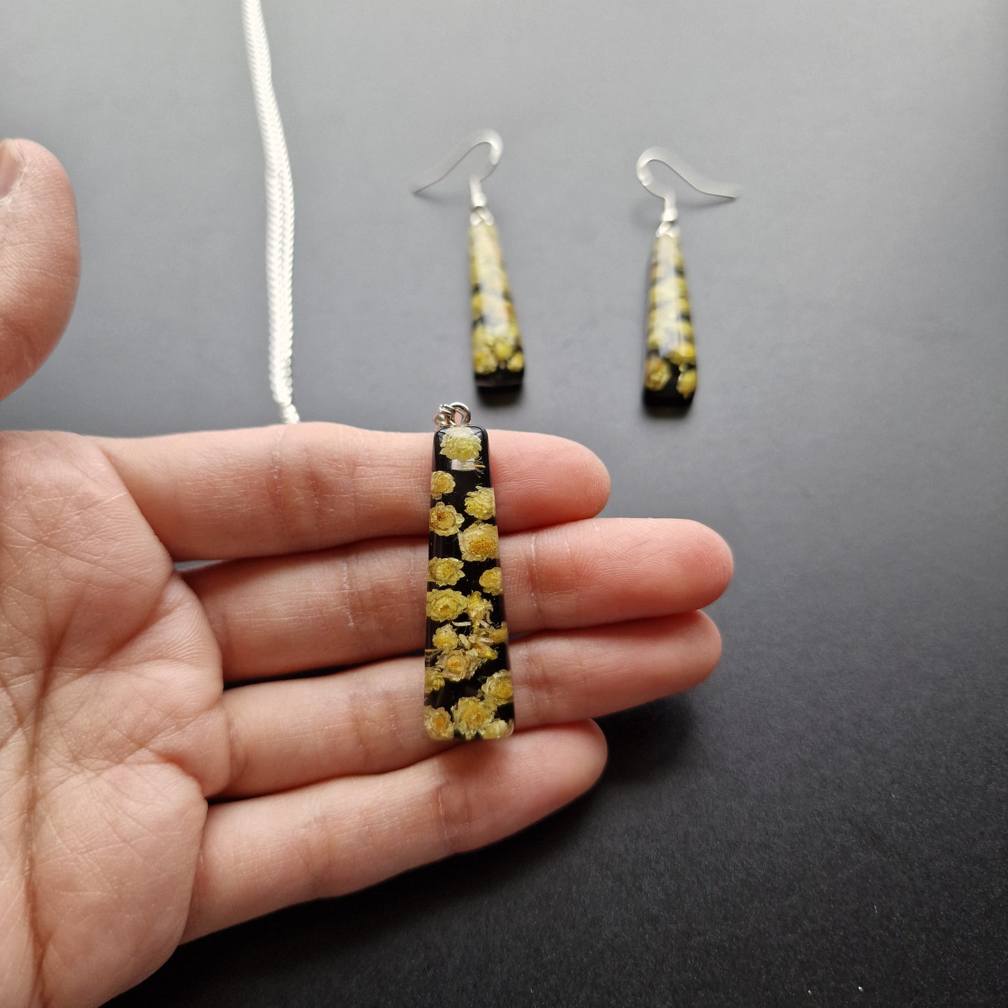 Handmade Resin Jewelry Set with Real Dried ‘Helipterum Roseum’ Flower & 925 Sterling Silver