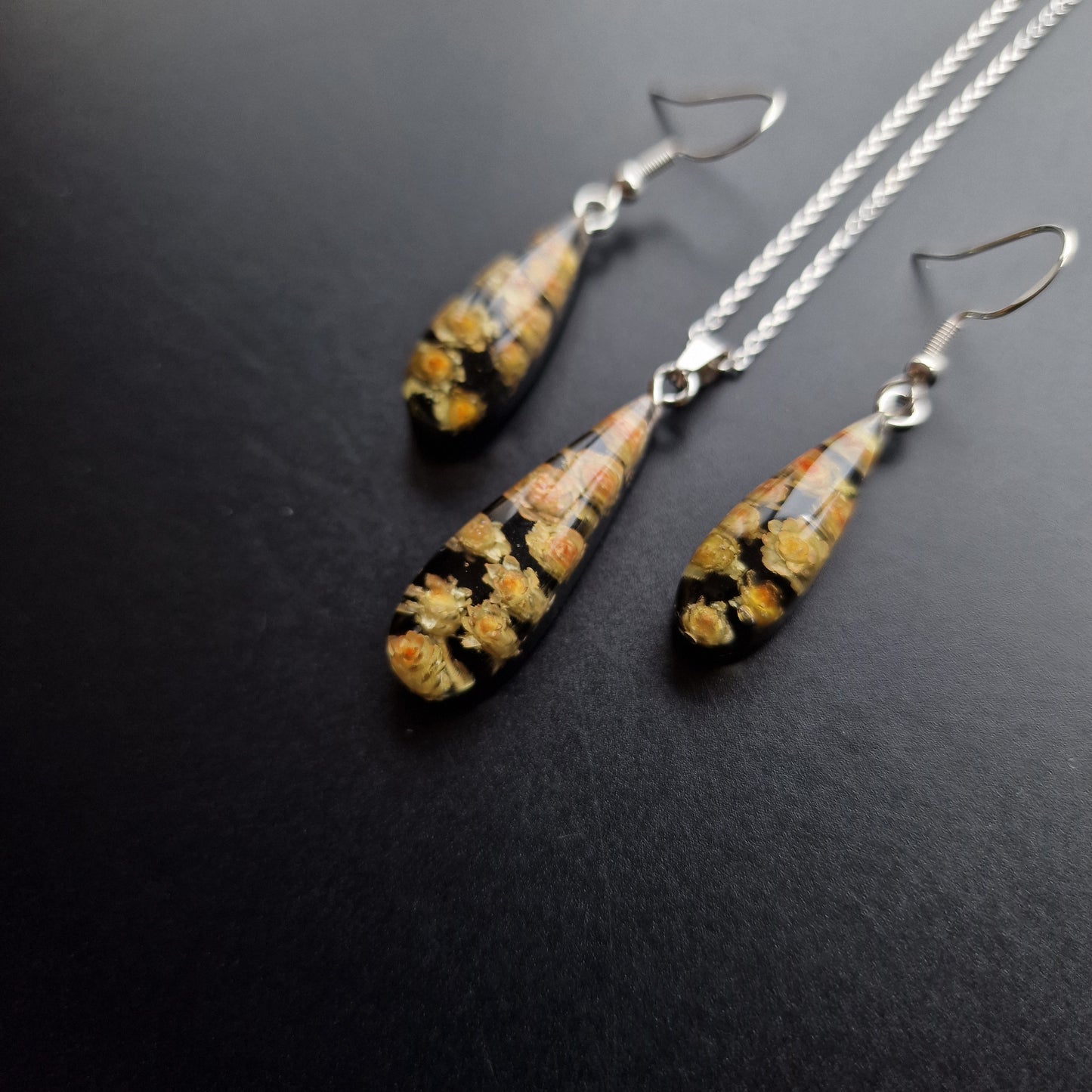 Handmade Resin Jewelry Set with Real Dried ‘Helipterum Roseum’ Flower & 925 Sterling Silver