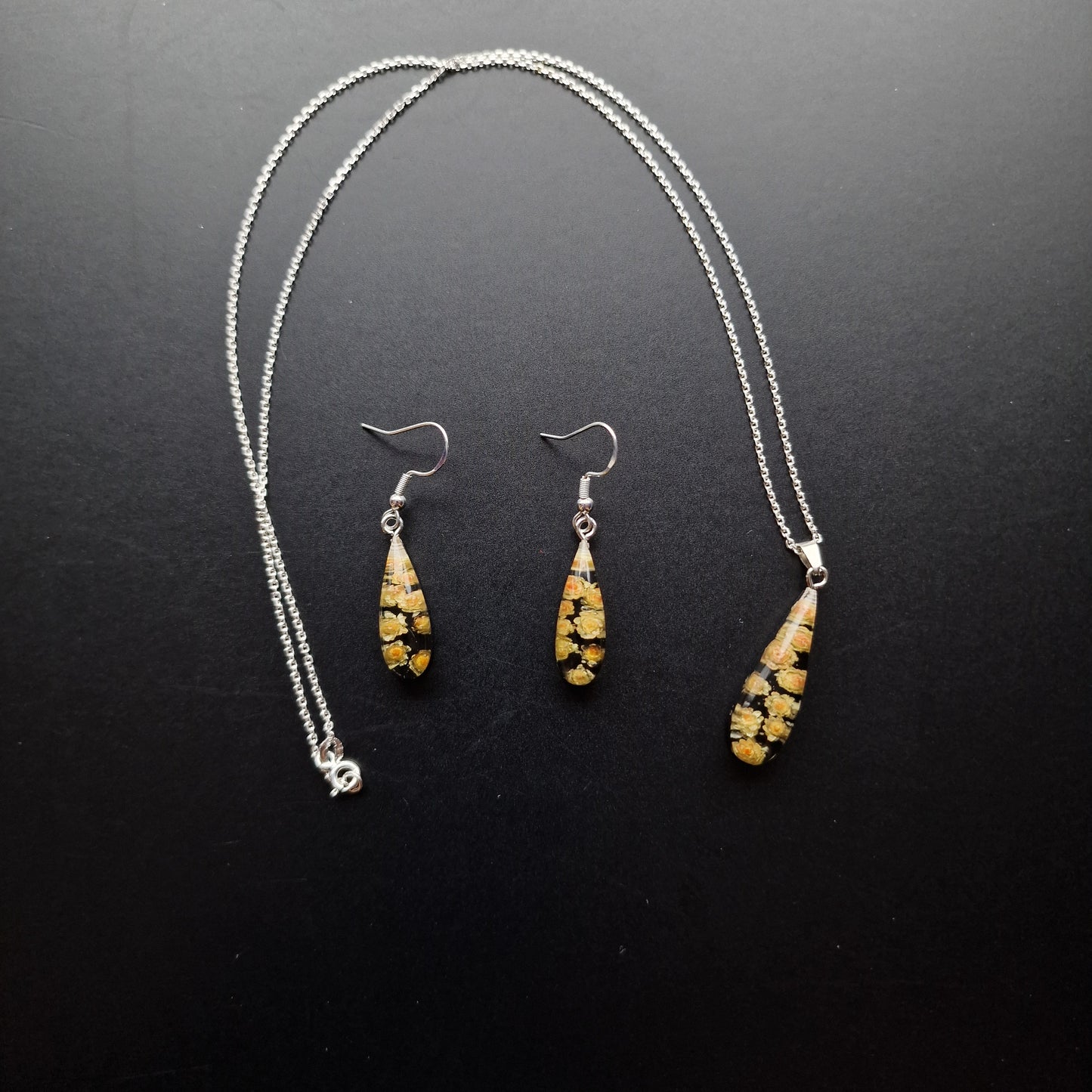 Handmade Resin Jewelry Set with Real Dried ‘Helipterum Roseum’ Flower & 925 Sterling Silver