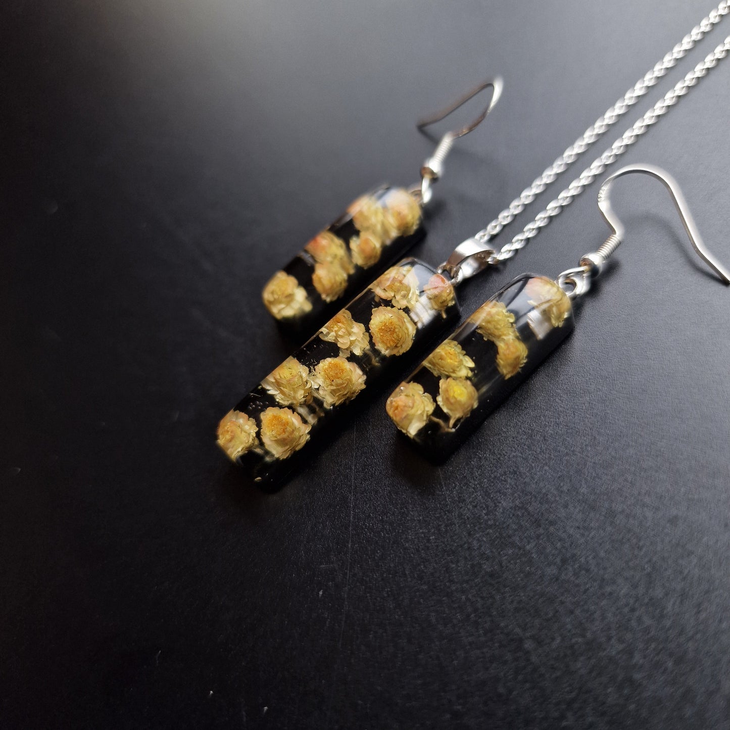 Handmade Resin Jewelry Set with Real Dried ‘Helipterum Roseum’ Flower & 925 Sterling Silver
