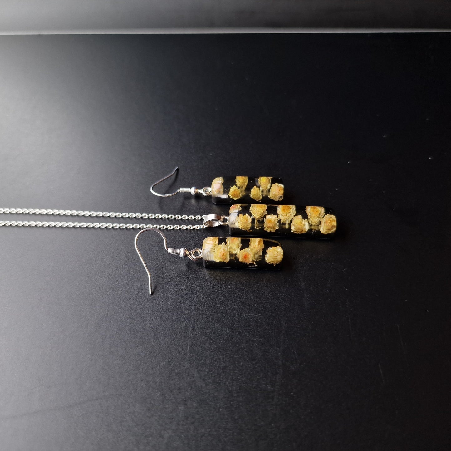 Handmade Resin Jewelry Set with Real Dried ‘Helipterum Roseum’ Flower & 925 Sterling Silver