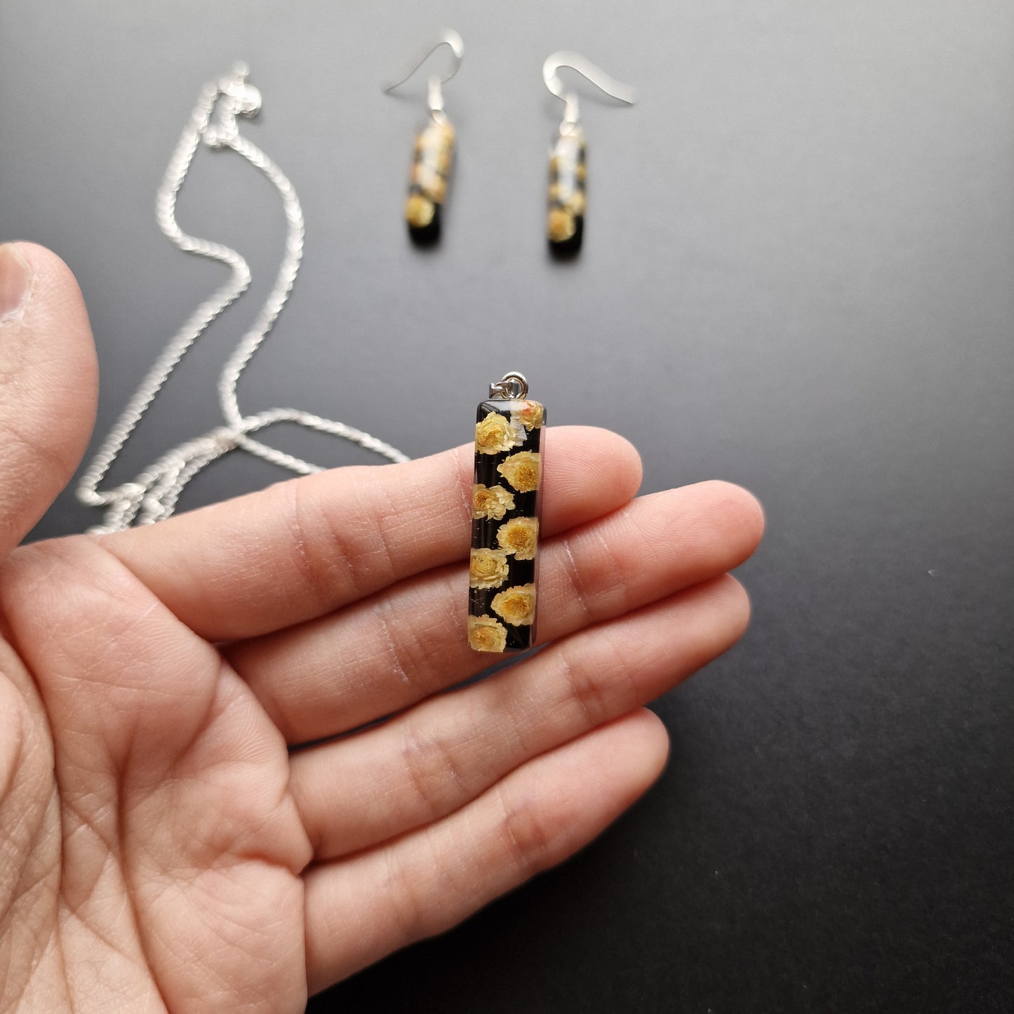 Handmade Resin Jewelry Set with Real Dried ‘Helipterum Roseum’ Flower & 925 Sterling Silver