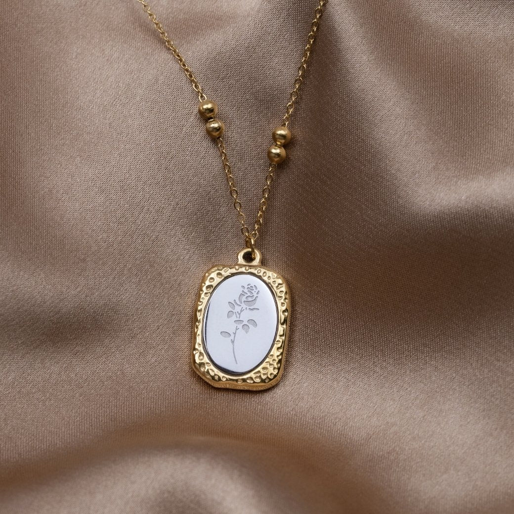 Fragile Love Rose Necklace Gold Color